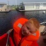 Bednboot Met Terras Aan Het Water Dom wakacyjny