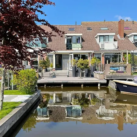 Bednboot Met Terras Aan Het Water Semesterbostad *