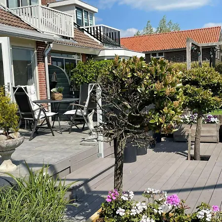 בית נופש Bednboot Met Terras Aan Het Water *