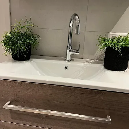 Nyaraló Bednboot Met Terras Aan Het Water *