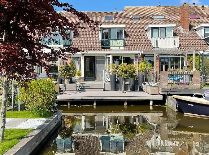 Bednboot Met Terras Aan Het Water Сasa de vacaciones *