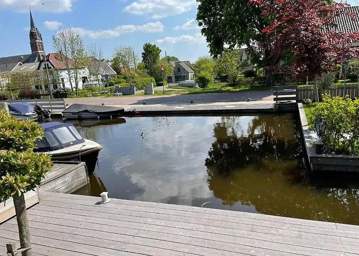 Сasa de vacaciones Bednboot Met Terras Aan Het Water