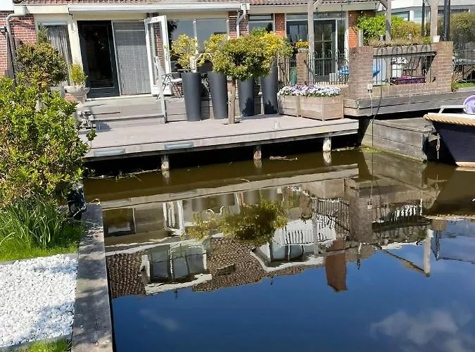 Сasa de vacaciones Bednboot Met Terras Aan Het Water Rijpwetering
