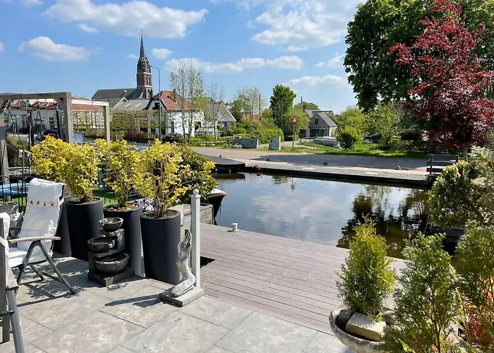 別荘 Bednboot Met Terras Aan Het Water