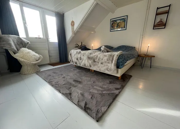 Bednboot Met Terras Aan Het Water Prázdninový dům Rijpwetering