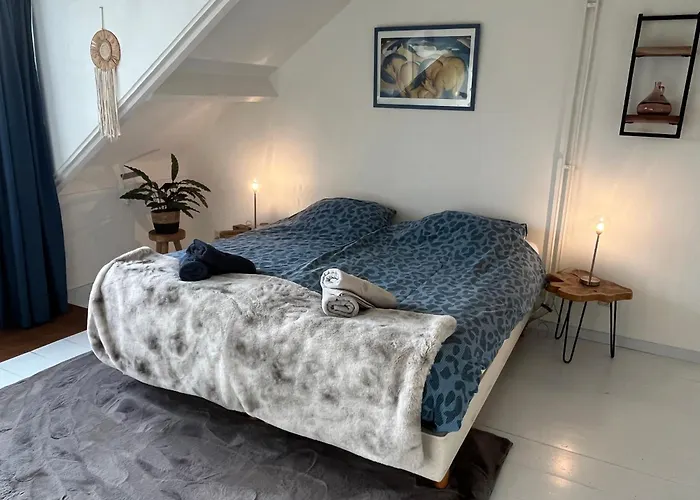 Prázdninový dům Bednboot Met Terras Aan Het Water