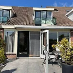 Bednboot Met Terras Aan Het Water Casa de Férias *
