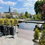 Casa de Férias Bednboot Met Terras Aan Het Water