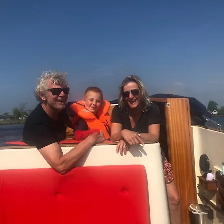 Bednboot Met Terras Aan Het Water