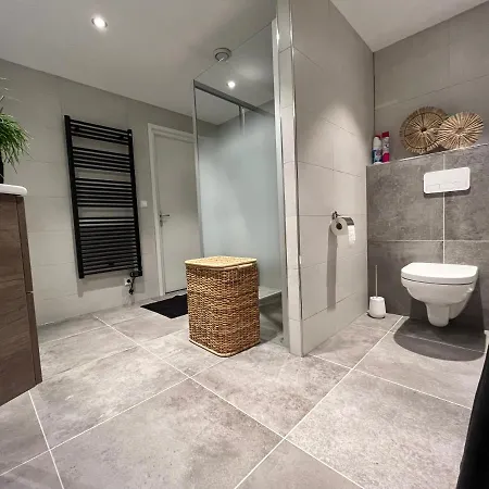 Dom wakacyjny Bednboot Met Terras Aan Het Water Rijpwetering