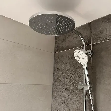 Bednboot Met Terras Aan Het Water Dom wakacyjny Rijpwetering